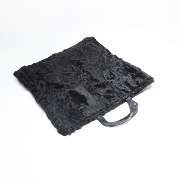 LOEWE fur handbag in black - Picture 12 of 13